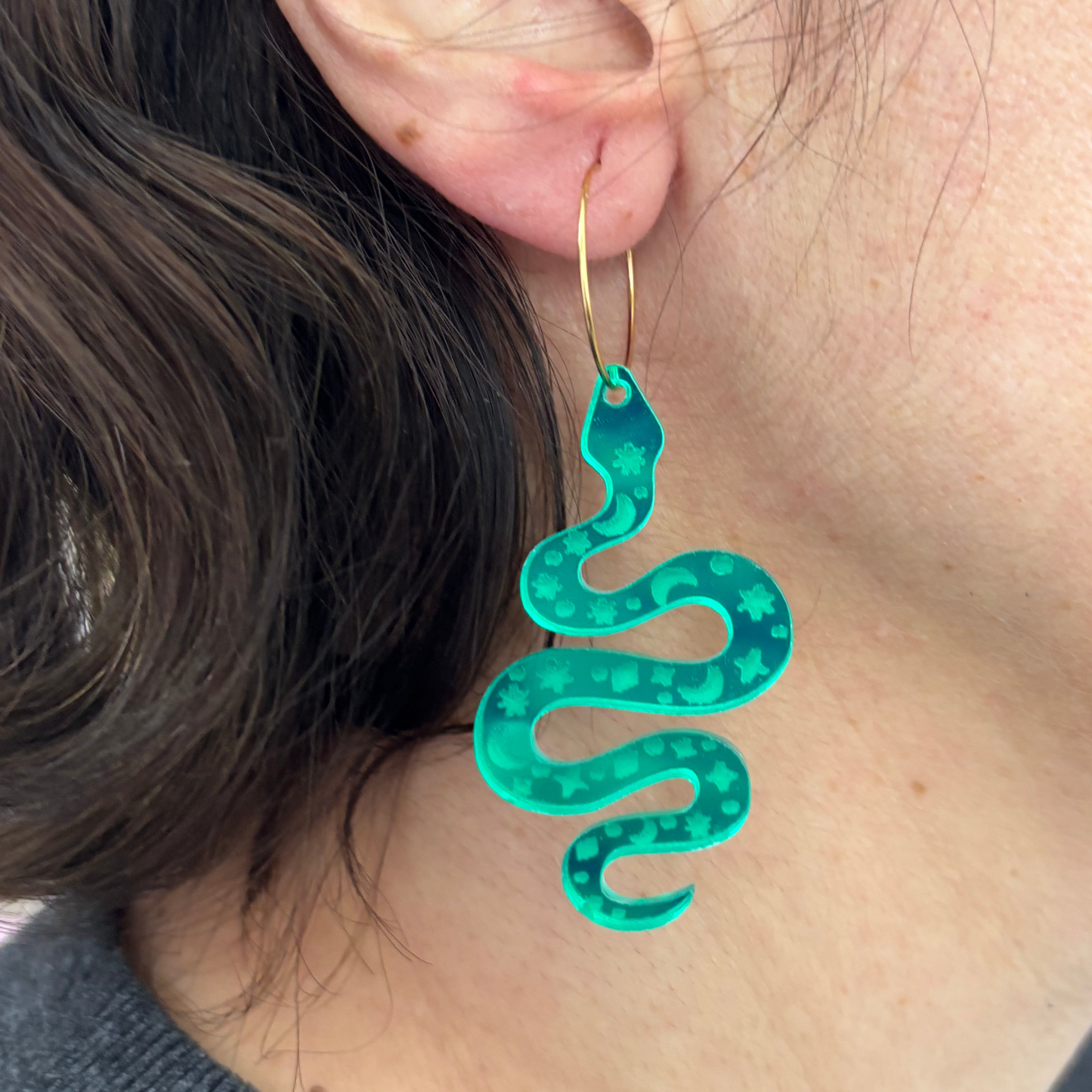 Pendientes Serpiente Mística en verde