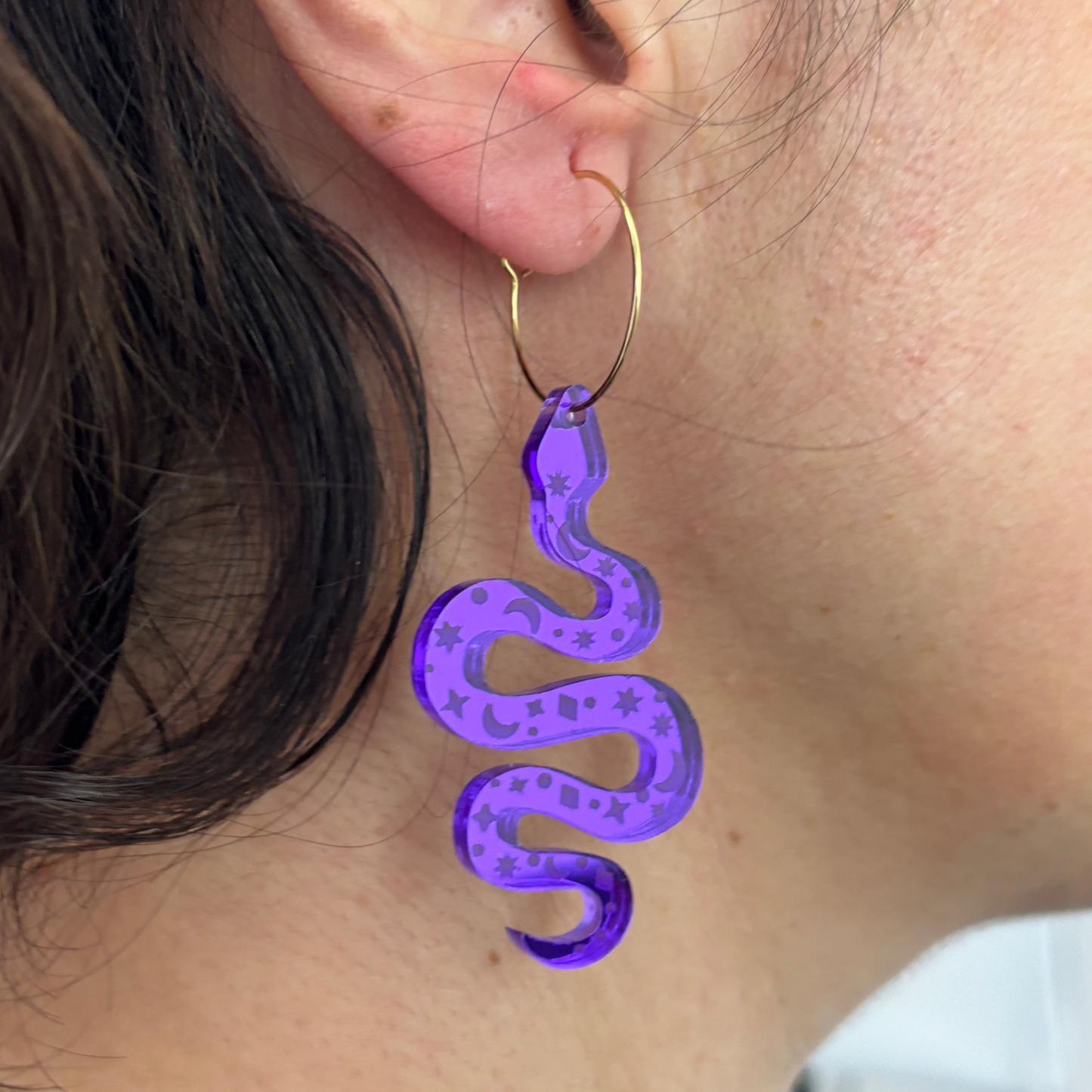 Pendientes Serpiente Mística en morado